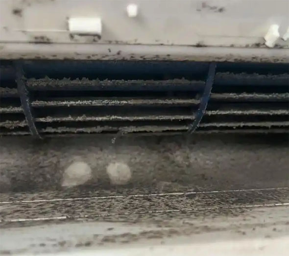 南平空调吹的风有股烧焦味是怎么回事